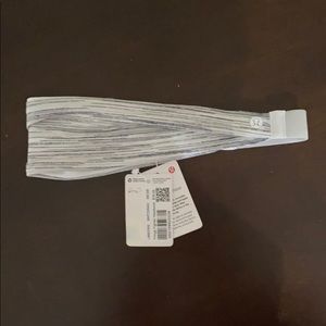 NWT lululemon headband